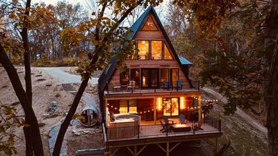 Aframe River Retreat, Sauna, Hot Tub, Workspace, New Build!