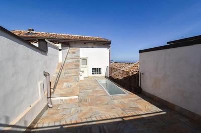 Vico Cerza Home