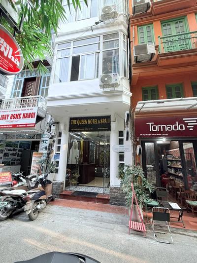 The Queen Hotel & Spa 2