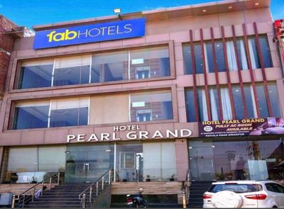 Hotel The Pearl Grand - Top Rated ! Most Awarded ! Parking ! Lift ! Luxury Rooms ! Best Selling