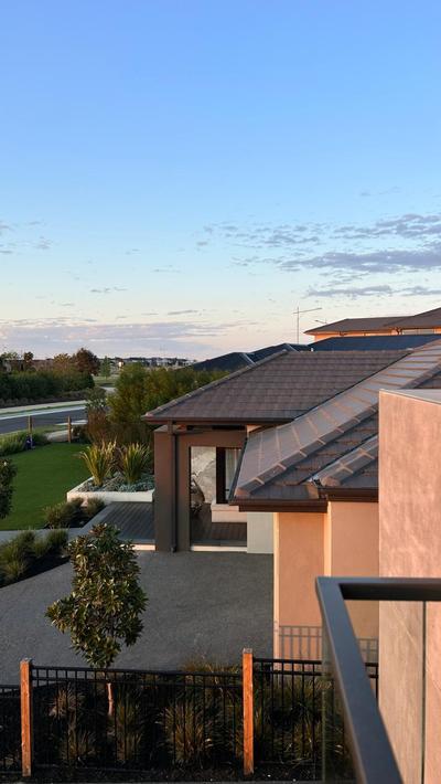 Premier Room I HERstay at Mambourin