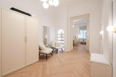 Prestige Elegant 3-BDR Apartment