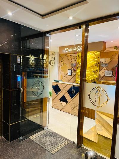 Hotel California Heights