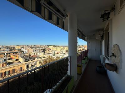 Nice View in Ostiense with balcony