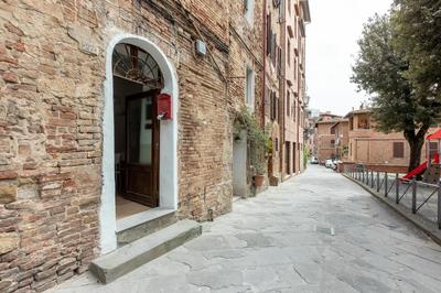 Nuova sotto la Torre del Mangia