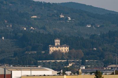 Godi Fiorenza Suite - Duomo a 15 Minuti e Aeroporto a 4 Minuti con Tramvia T2