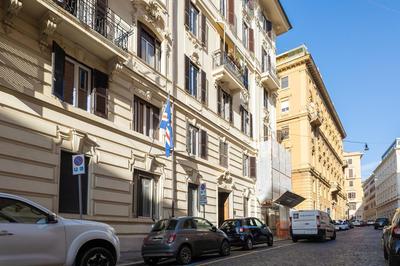 C1 Top Class Apartments, 2 camere delux, max 6 persone distante 15 minuti a piedi da Fontana di Trevi