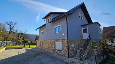 Holiday Home Monte Fabula with Jacuzzi, Sauna and Backyard