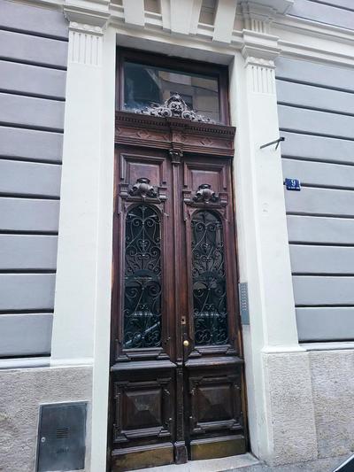 B&B Excelsior