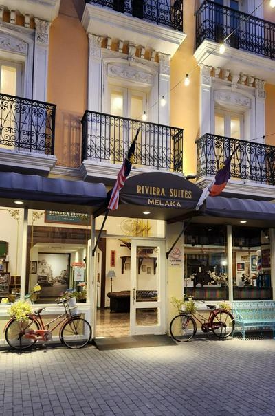 JOM at deRiviera Self check-in