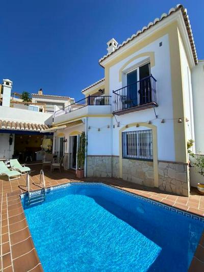 Villa in Nerja with private pool and sea view