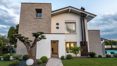 Villa Sirmione Front Lake