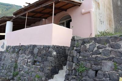 Casa Lemon - on the Scalo Galera port in Malfa