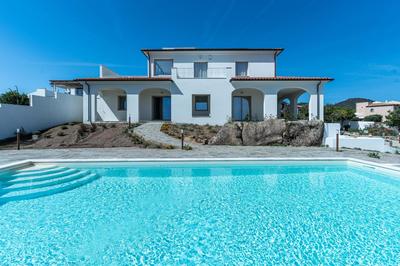 Villa Infinity with Pool by Wonderful Italy
