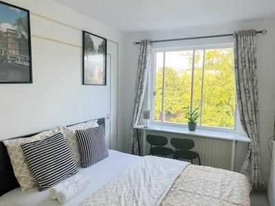 Amsterdam Centraal in 10 minutes - nearby metro