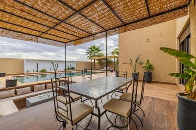 Villa de plain-pied avec piscine chauffée à Marrakech