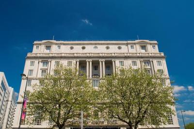 Adelphi Hotel