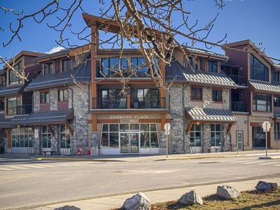 Skyline Suite Downtown Canmore Stay