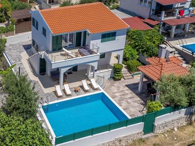 Sea Flower Beachfront Villa