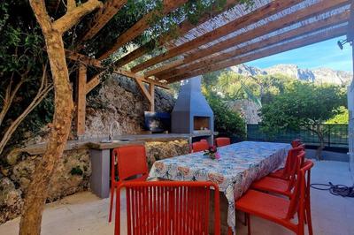 Charmy rest house Podaca