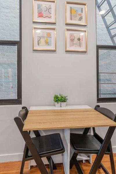 OTR off Vine St, Queen Bed, Wifi, Fully Equipped, 50in TV, Sleeps 3ppl, 2nd Fl