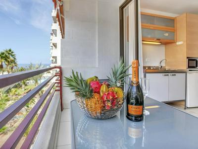 Estudio renovado con piscina, Wi-Fi y parking en Playa de las Américas - ES-347-8