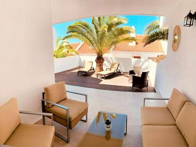 Apartamento renovado con gran terraza, Wi-Fi rápido, TV satélite - ES-347-10