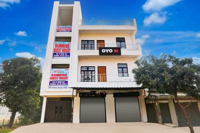 SPOT ON by OYO Hotel Aarya Inn