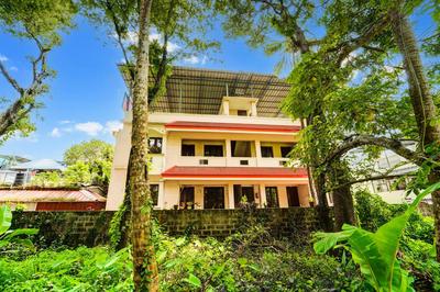 Super Hotel O Nettoor Near Lakeshore Hospital