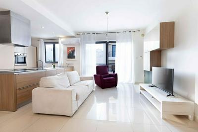 Modern & Spacious 3 Bedroom Apartment - Close to Sliema Promenade
