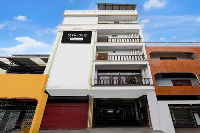 Super Townhouse White Town Near Rock Beach formerly Prakasam Residency