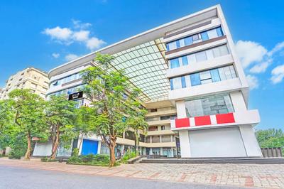 Super Collection O Adajan Near Western Business Hub