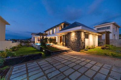 Luxurious 4-Bedroom Villa with Sea View - HA496