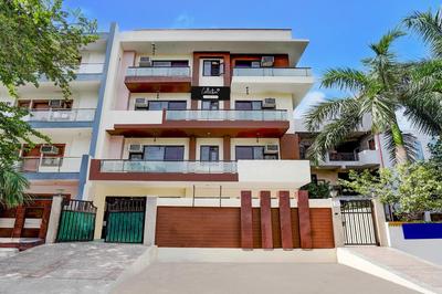 Collection O Sector 70 Noida