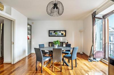 Elegant 2 bedrooms apartments near Duomo