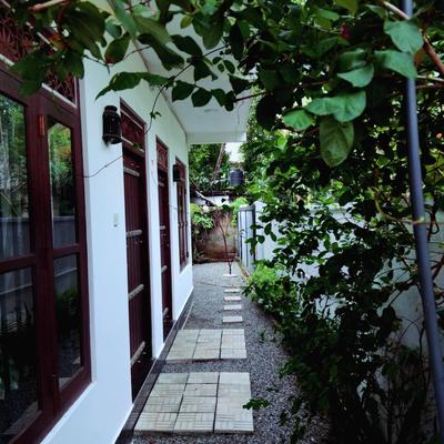 Madu - Guesthouse & Local Restaurant