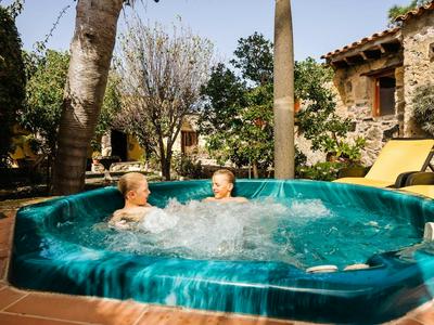 Casa Rural tipica Canaria 2 HAB con piscina y terraza en Moya