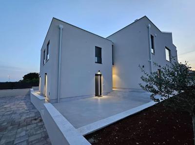 Chandra villa, stylish seaside stay with private salt 10 m pool