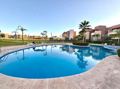 Appartement familial avec grand jardin et piscine