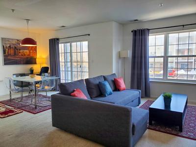 Spacious two bed room two and half bath room spacious townhome near NJ trannsit station