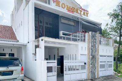 Urbanview Hotel Permata Syariah Garut