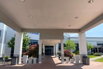 Wyndham Flint MI Grand Blanc Bishop Airport Conference Ct