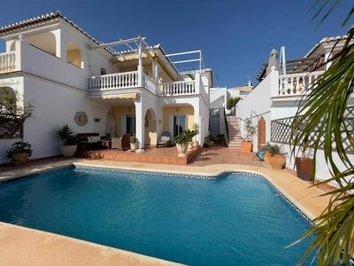 Rd02 La Casa Hermosa