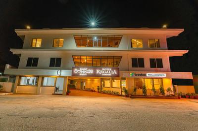 Treebo Regalia Comforts, 5 mins to Raja Seat Garden