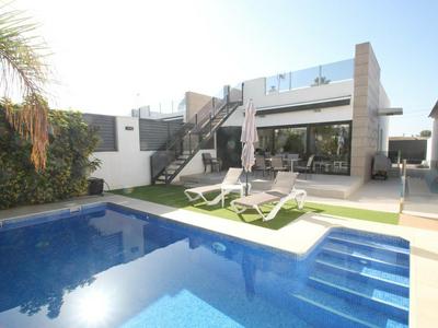 Designer Villa with pool