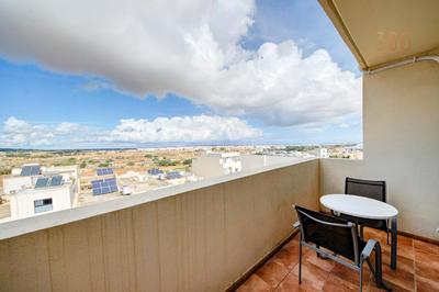 Cosy 2BR penthouse with private balcony by 360 Estates
