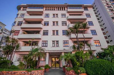 Knightsbridge 1-Bed Seaside Apartment in Sea Point
