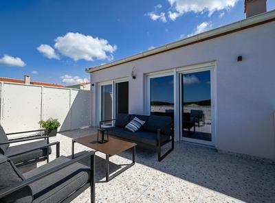 Matohanci Dazzling Villa with Pool