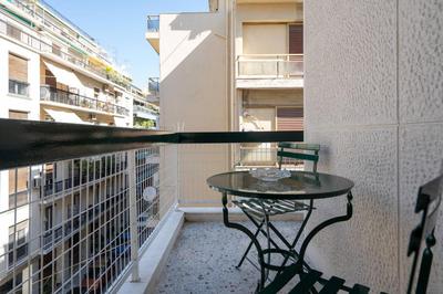 Vintage 1BR in Exarchia Timeless