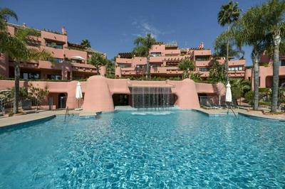 Apartamento bajo en complejo lujoso